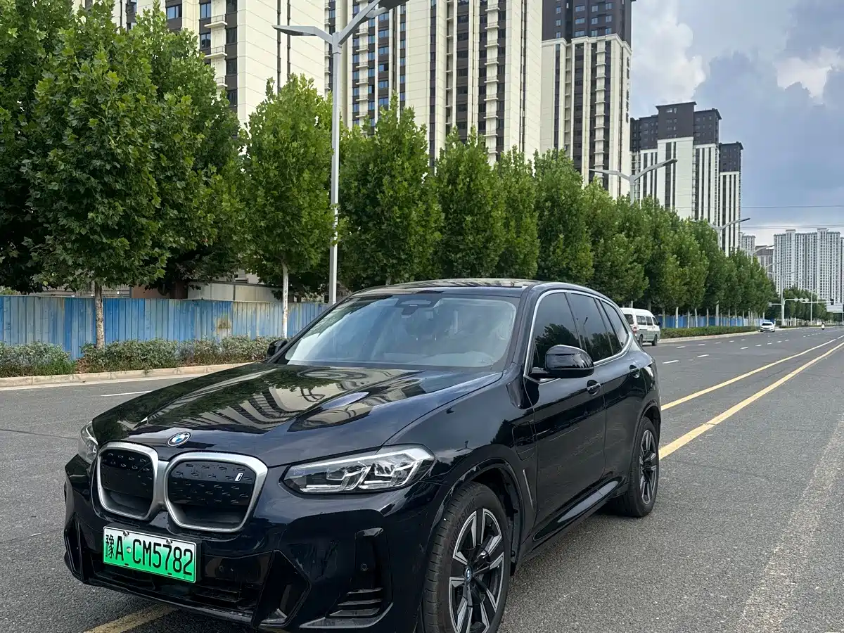 BMW iX3 2025 2024 Leading Edition