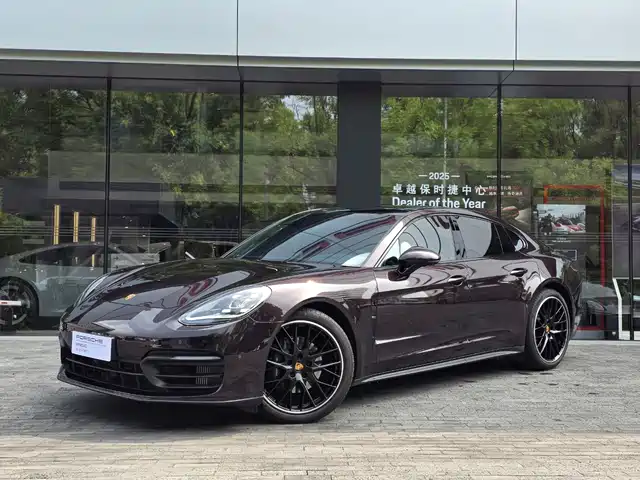 Porsche Panamera 2023