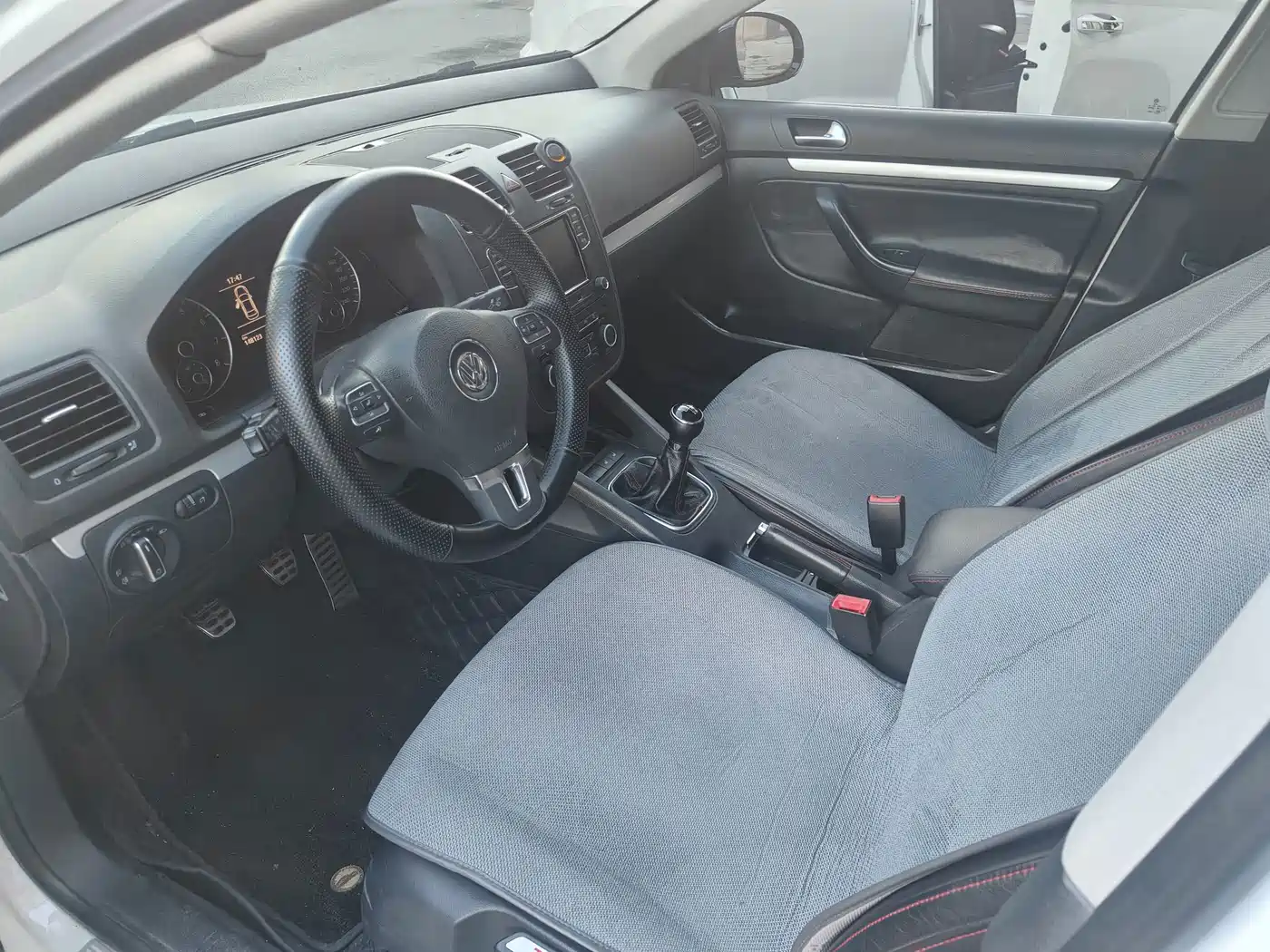 Volkswagen Sagitar 2011 2011 1.8TSI Manual Champion Edition