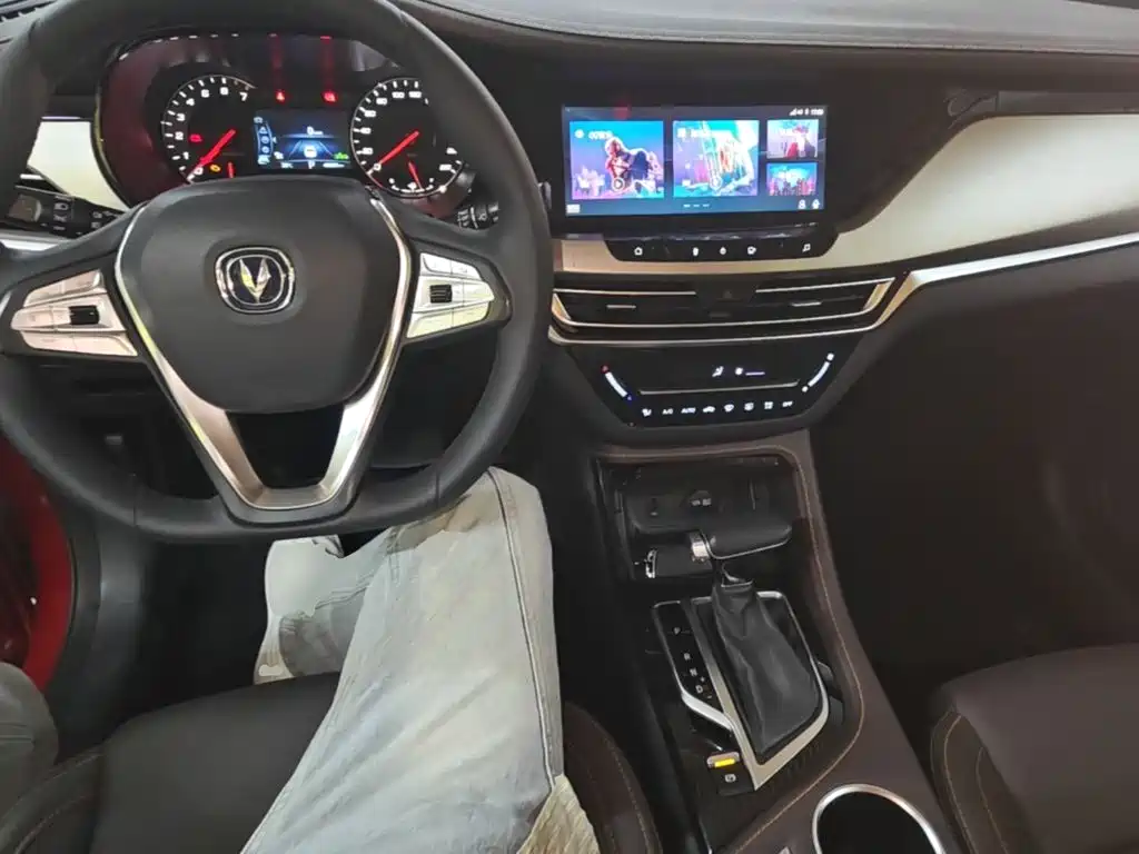 Changan CS35 PLUS 2019 2018 1.6L Automatic Cool Connect China V