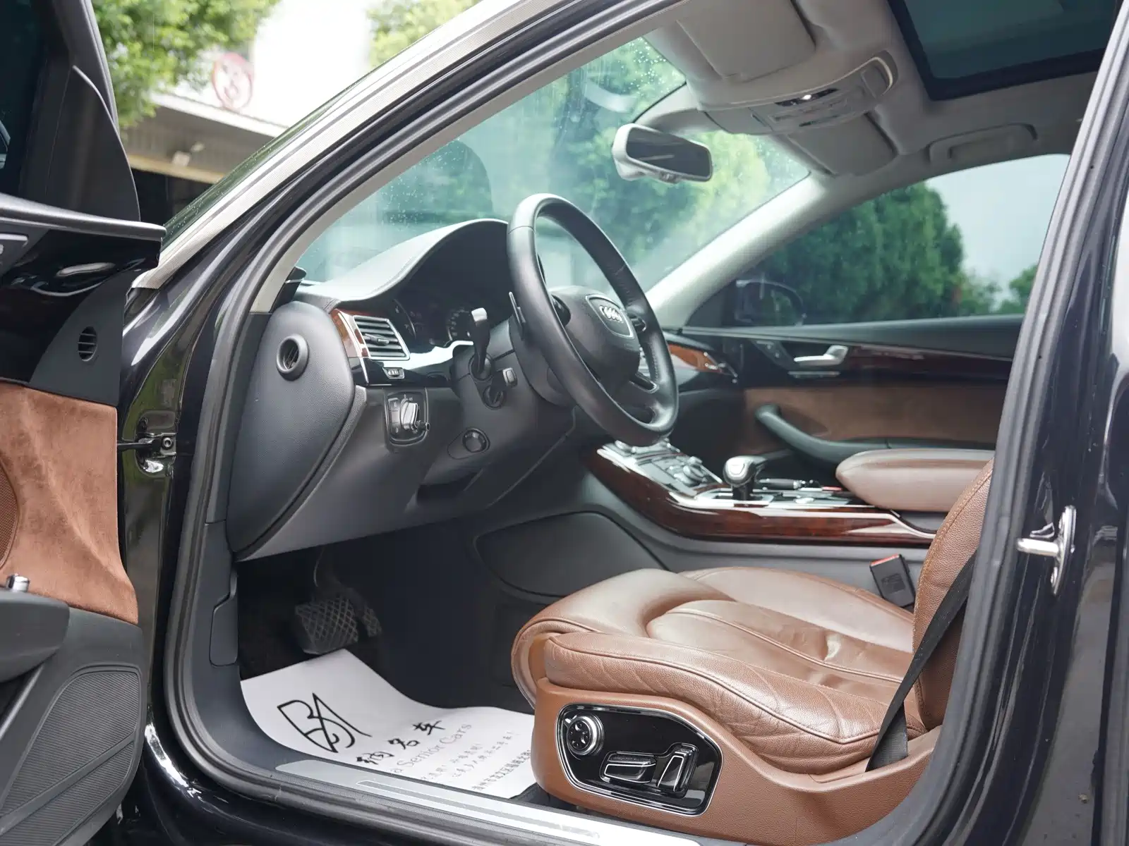 Фото 12 - Audi A8