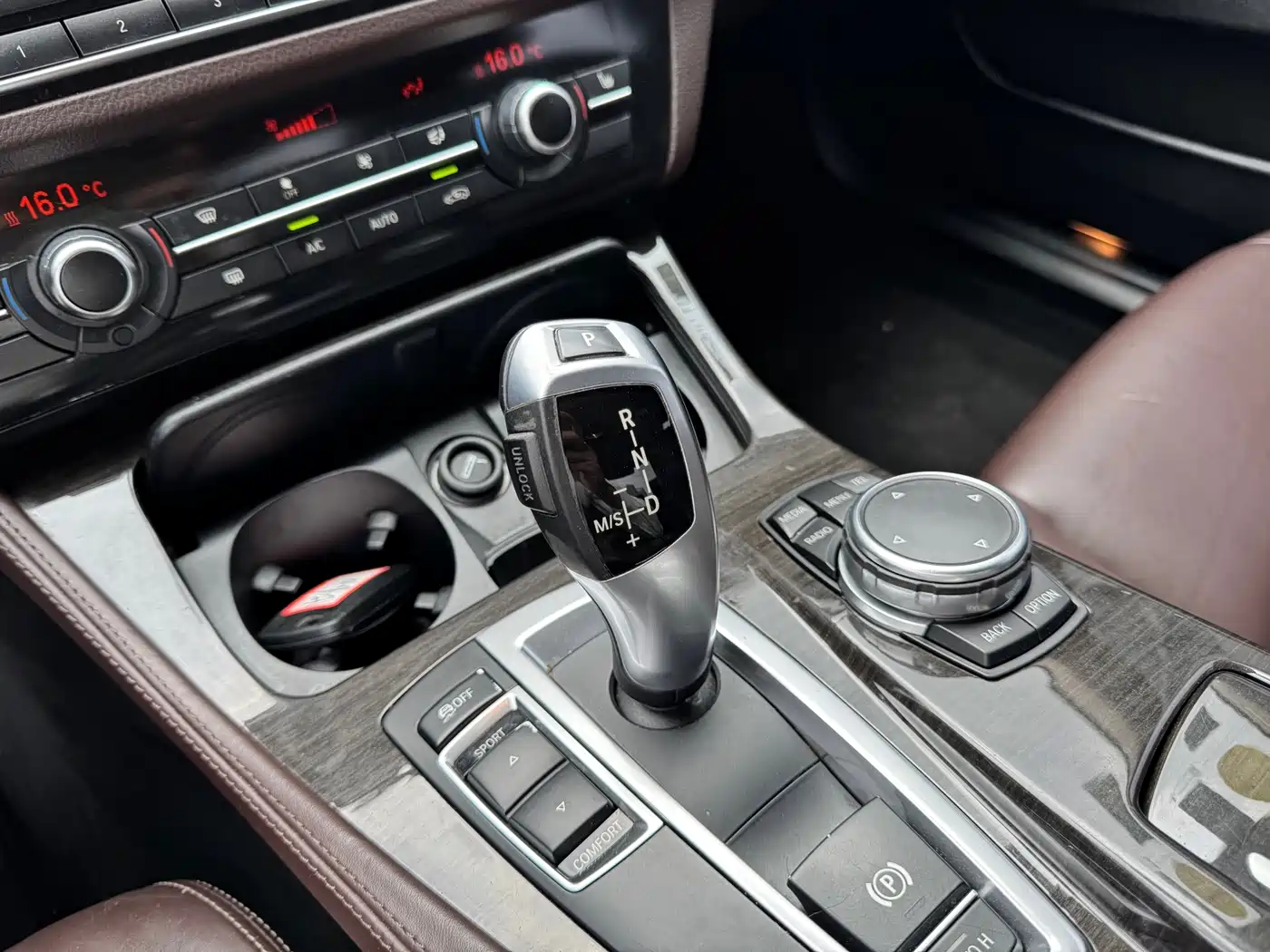 BMW 5 Series 2014 525Li Luxury Design Package фото 10