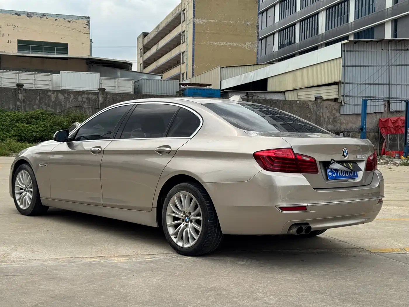 BMW 5 Series 2014 525Li Luxury Design Package фото 18