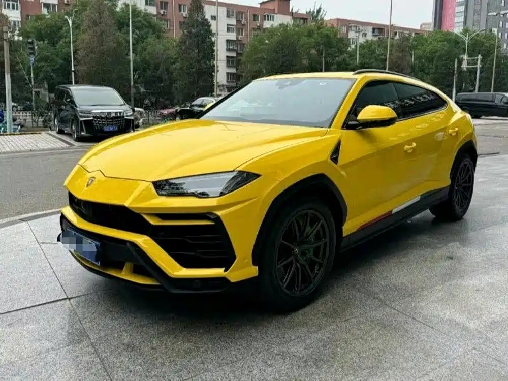 Фото 1 - Lamborghini Urus