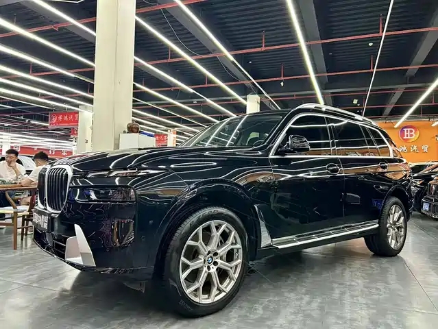 BMW X7 2023