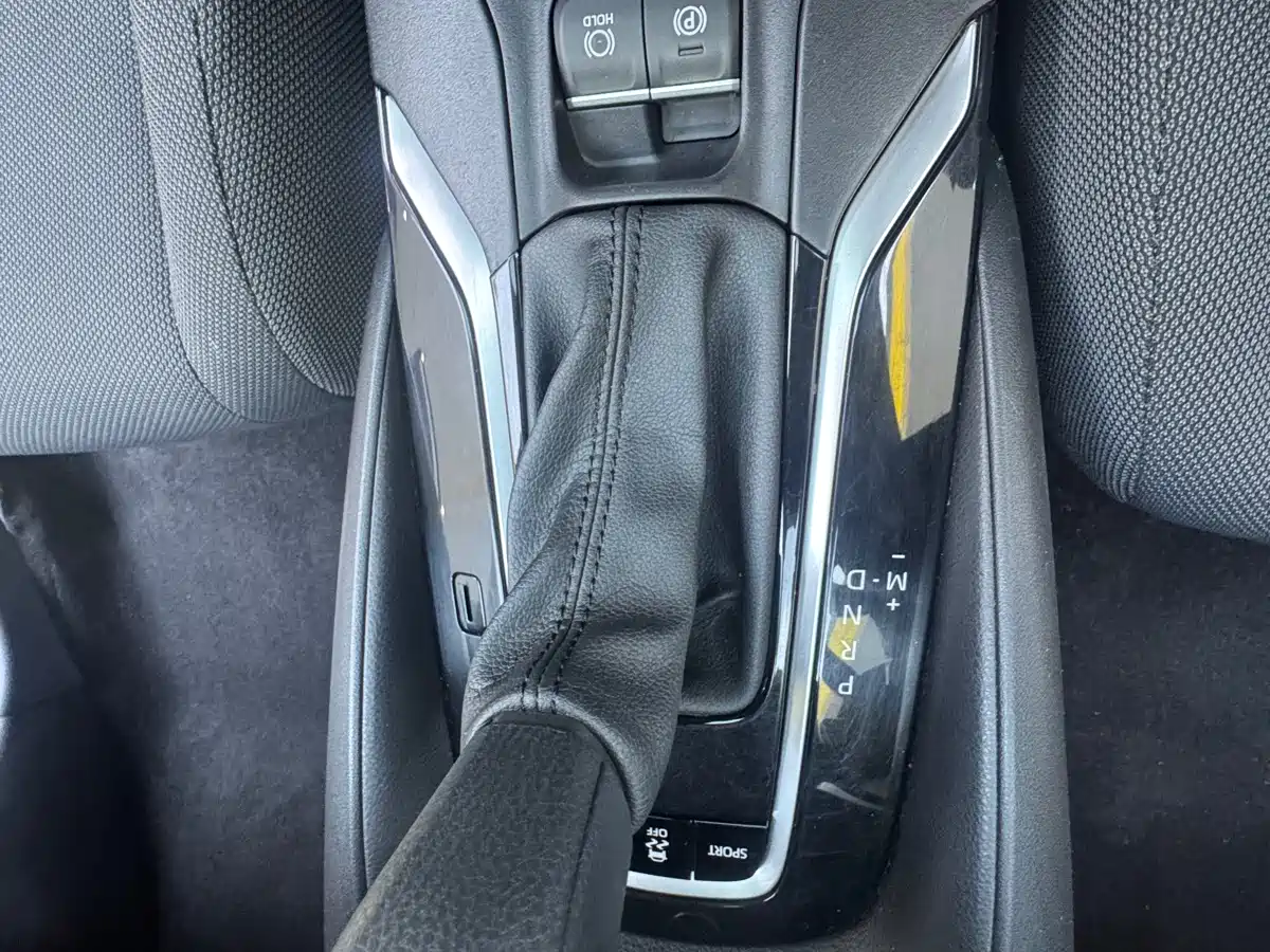 Toyota Levin 2022 185T CVT Luxury Edition фото 14