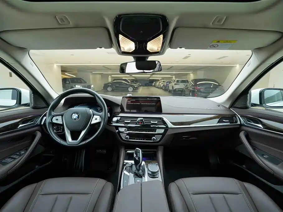 BMW 5 Series 2020 525Li Luxury Package фото 19