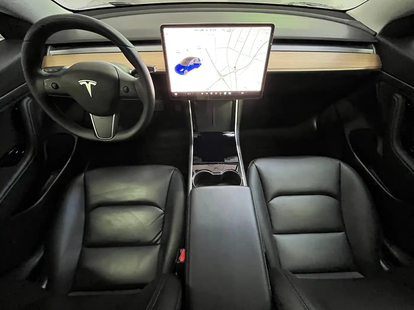 TESLA MODEL 3