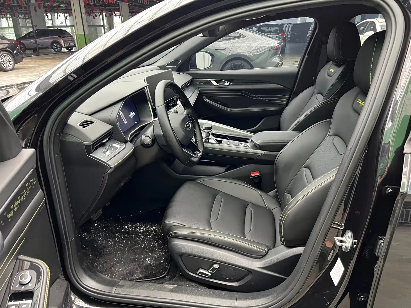 Фото 4 - Geely Preface
