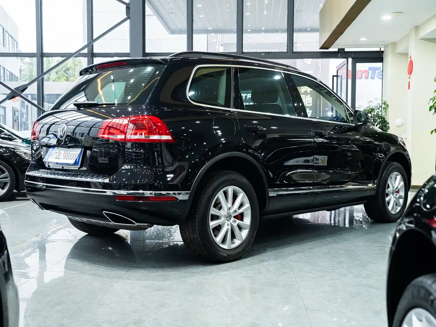 Volkswagen Touareg 2017 3.0TSI Explorer Edition фото 4