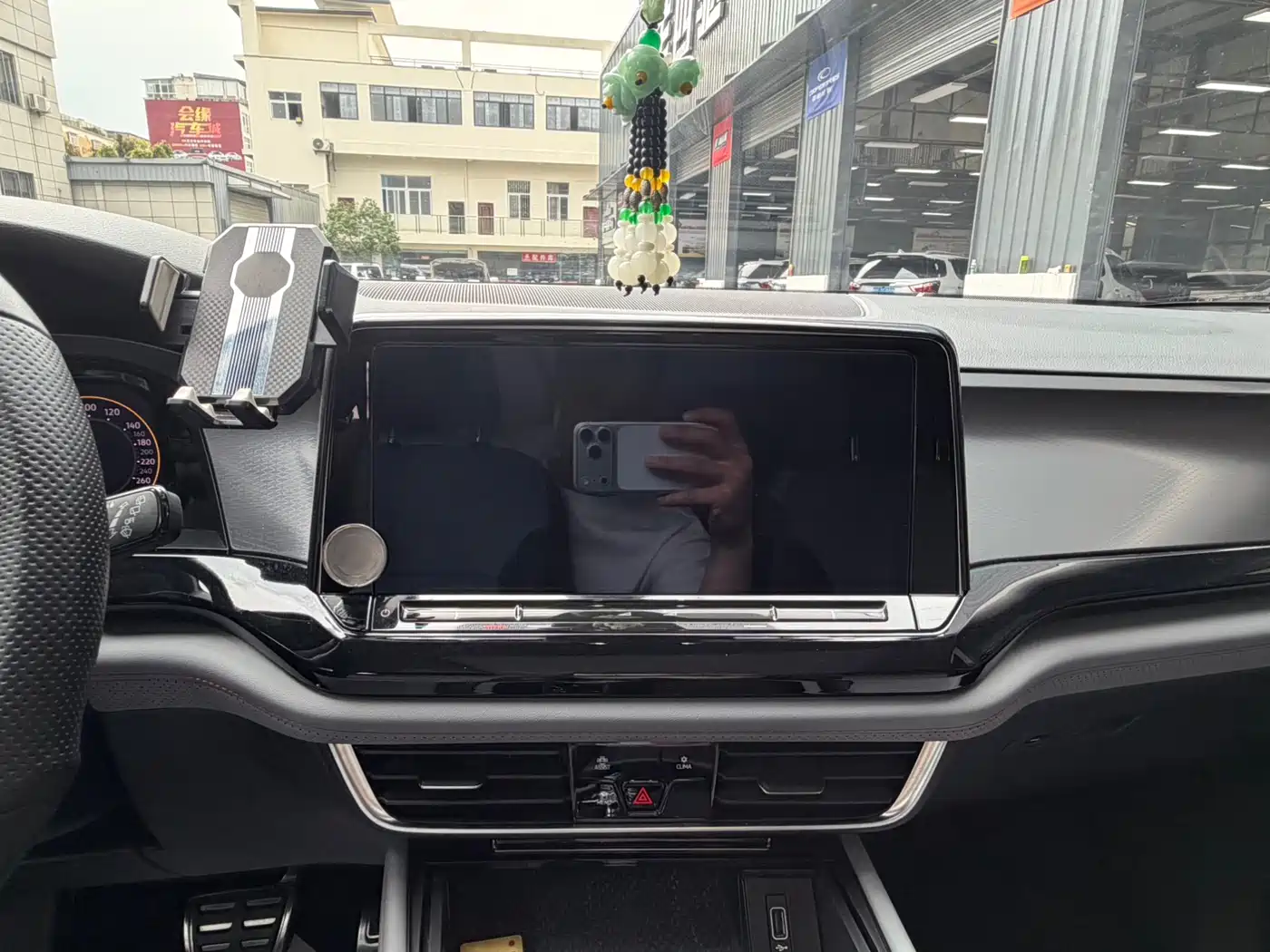 Volkswagen Tiguan X 2022 380TSI 4WD Flagship Edition фото 7