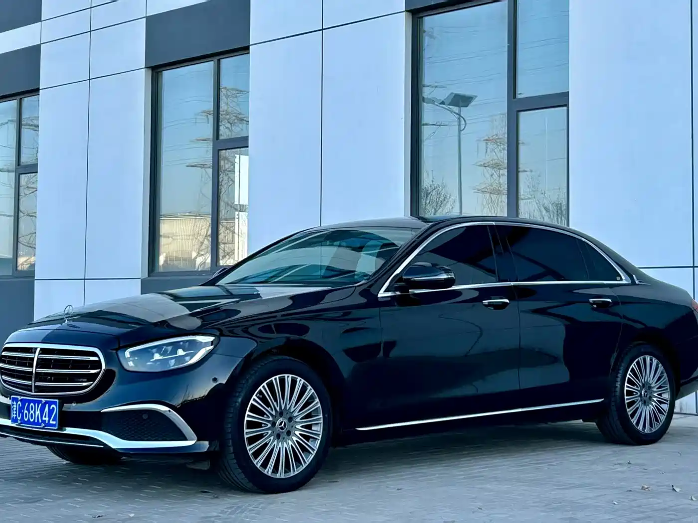 Mercedes-Benz E-Class 2023 E 300 L Fashion