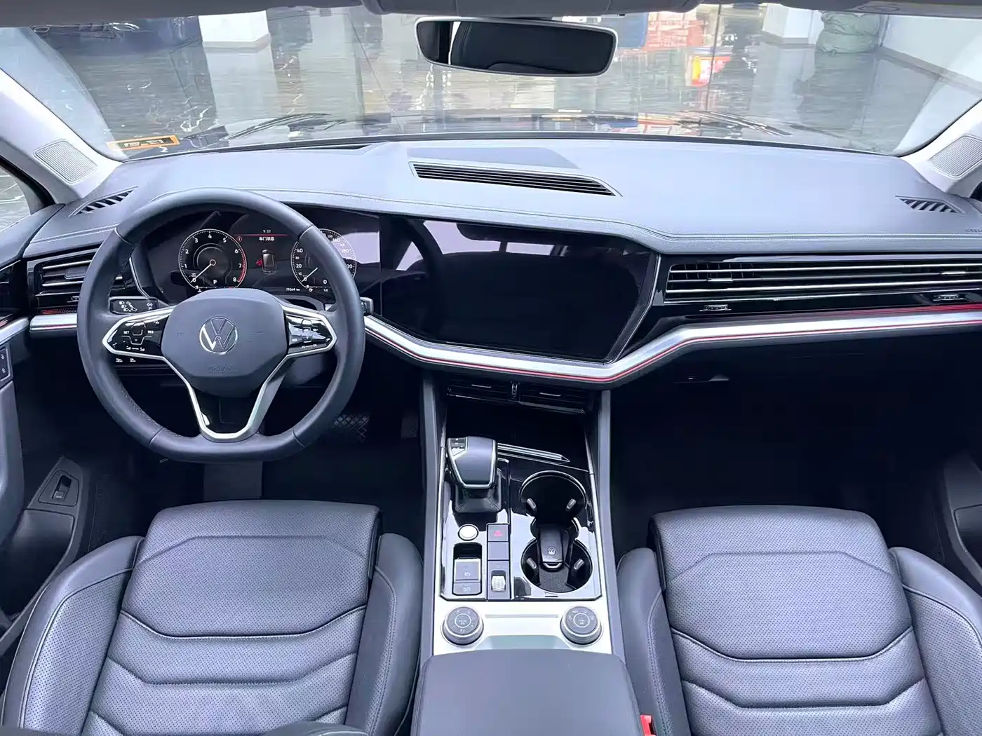 VOLKSWAGEN TOUAREG