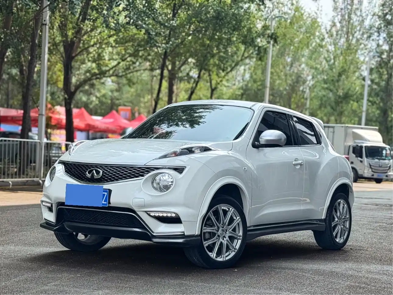 Infiniti ESQ 2014 1.6L Free Edition