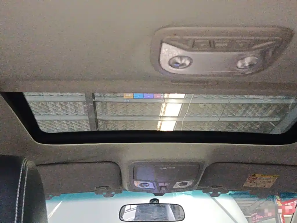 Фото 14 - Geely Emgrand