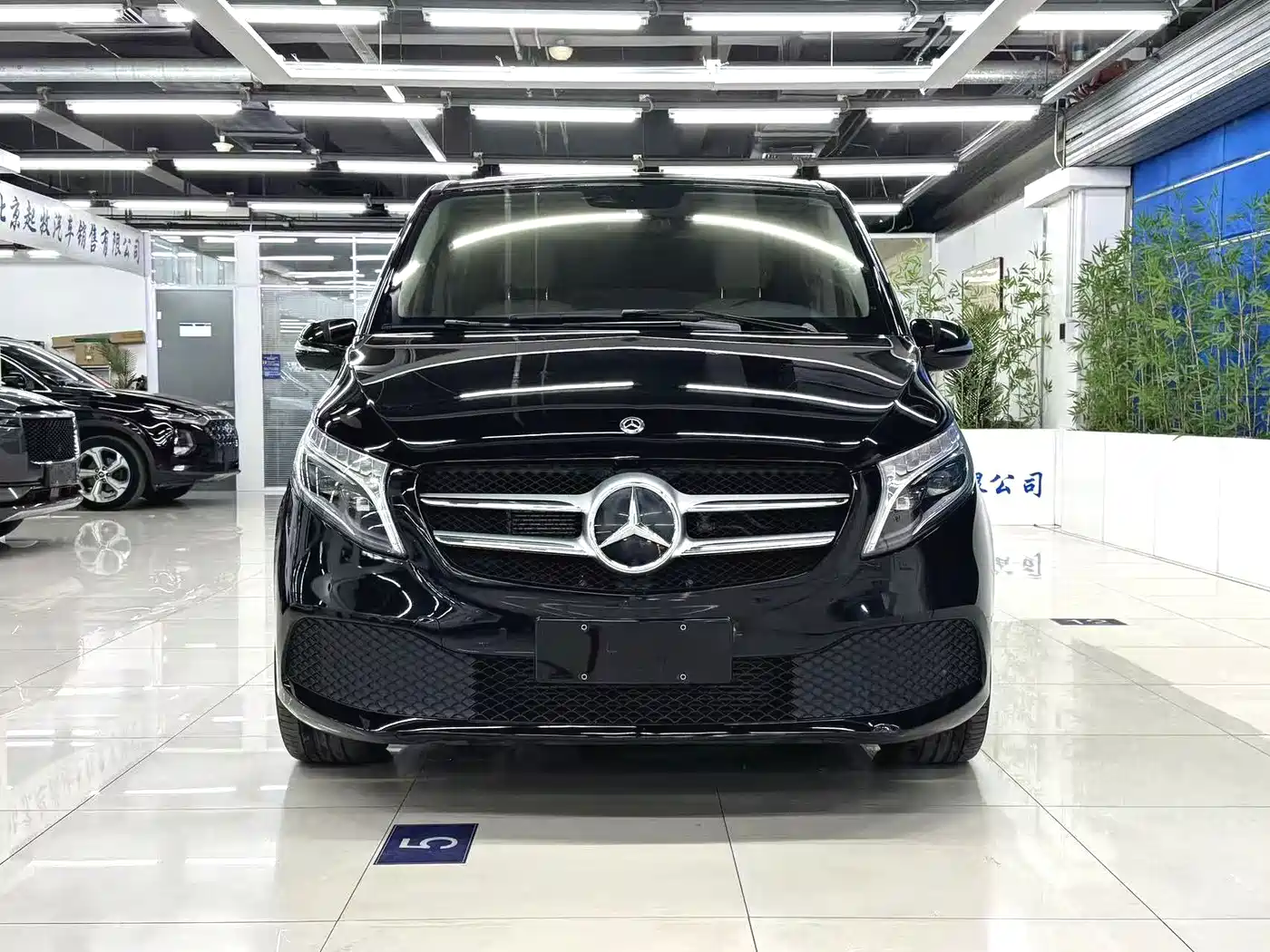 Mercedes-Benz V-Class 2020 V 260 Navigator Edition фото 2
