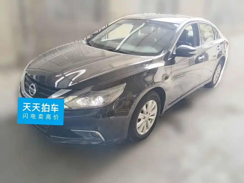 Photo 1 - Nissan Teana