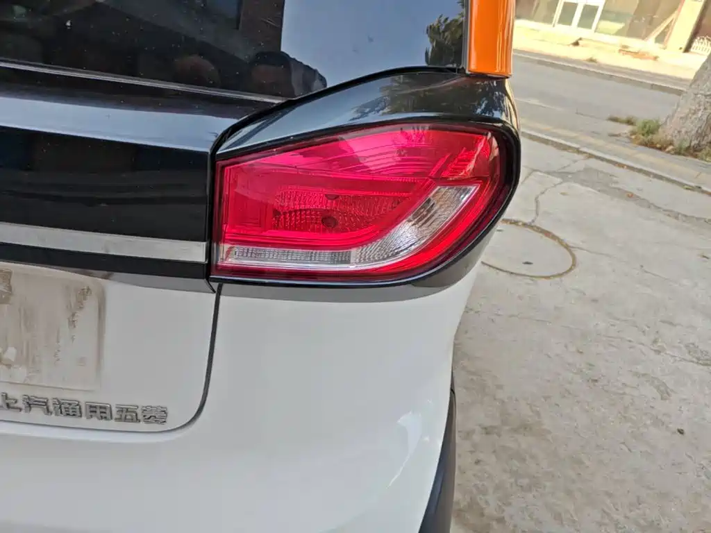 Фото 8 - Baojun E100