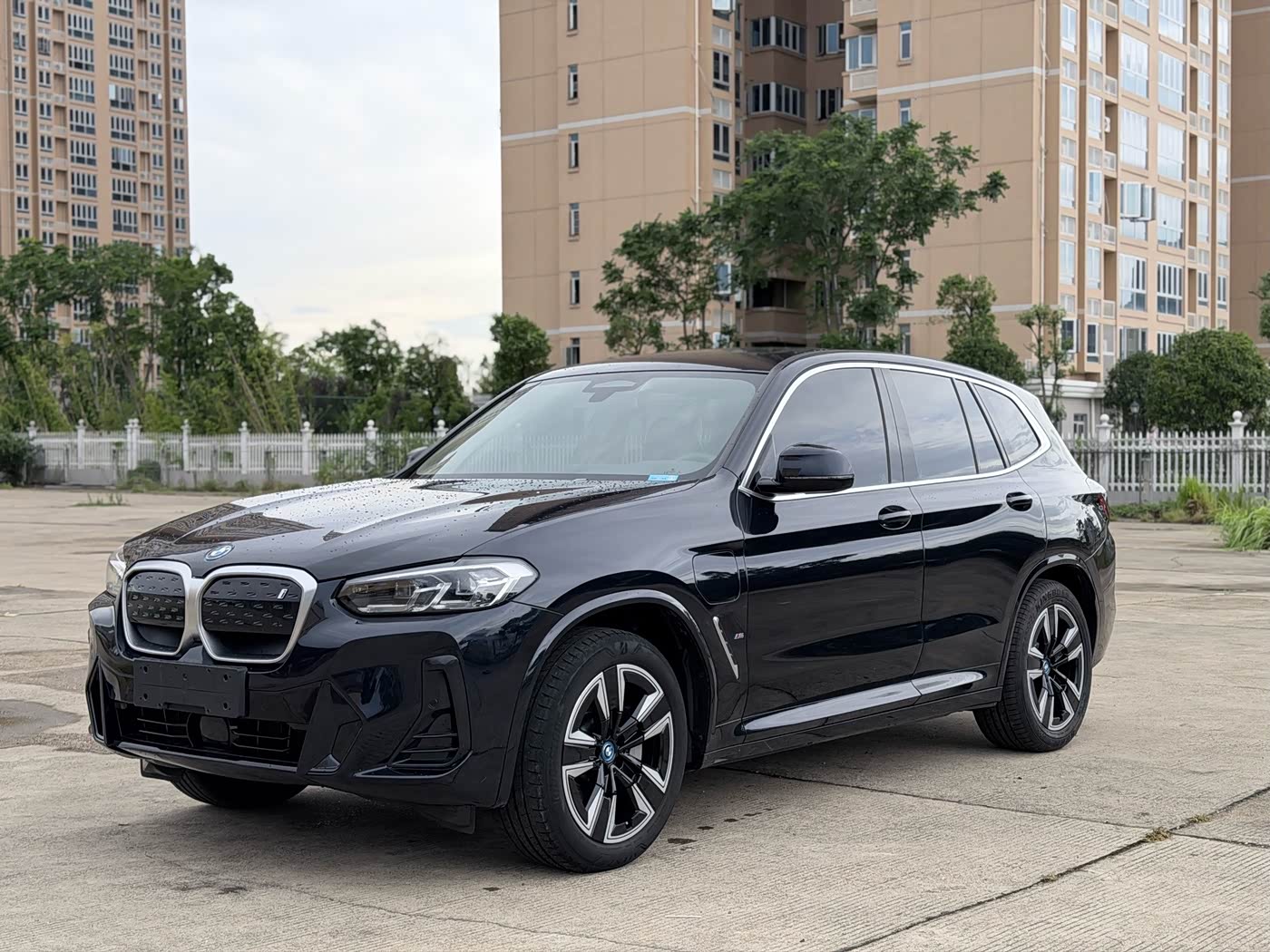 BMW iX3