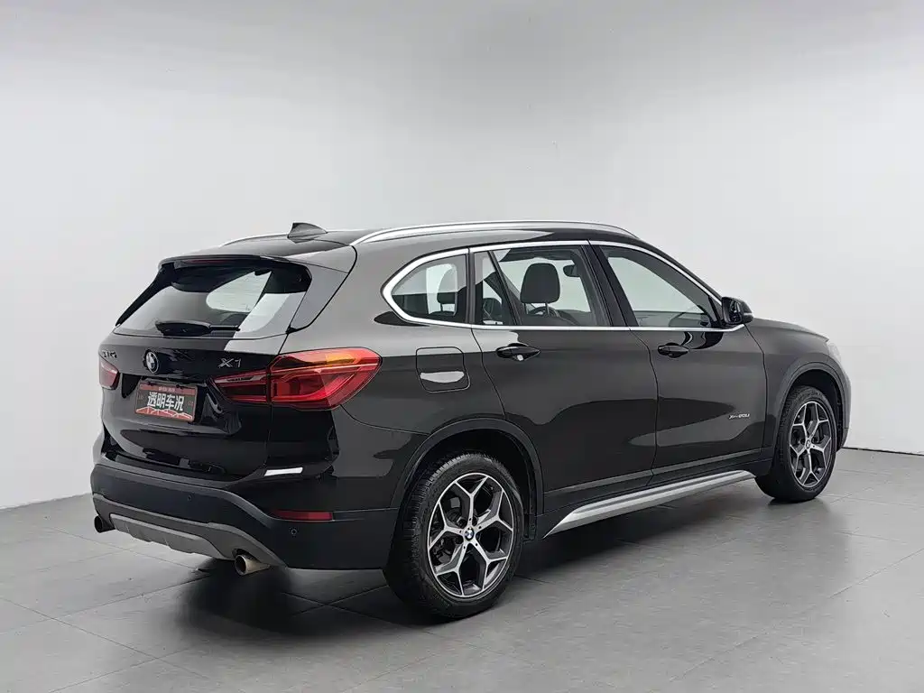 Фото 2 - BMW X1