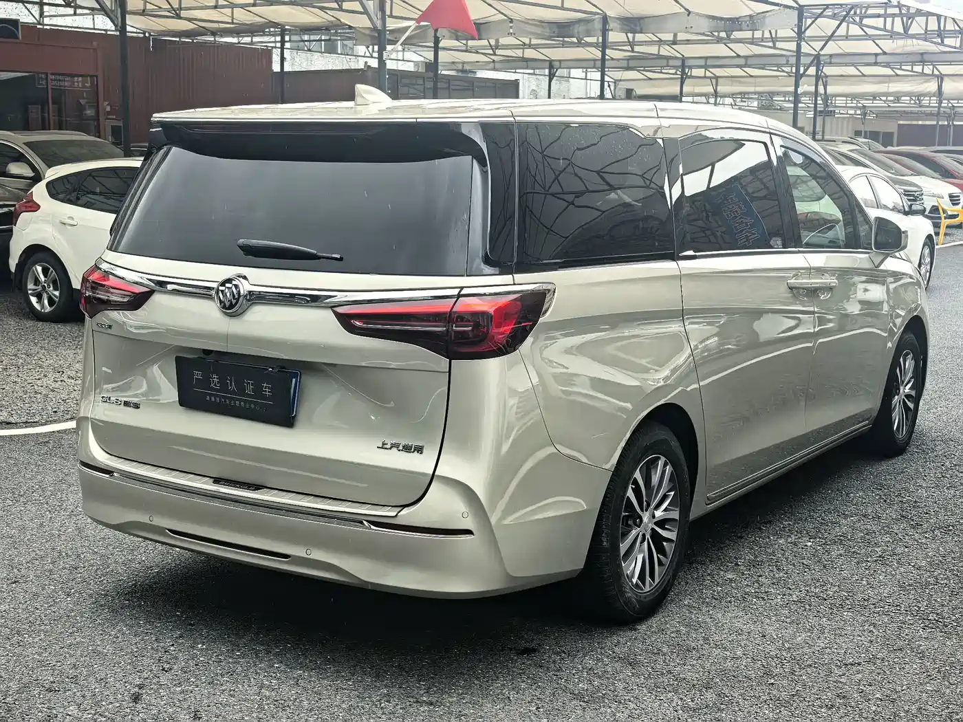 Фото 2 - Buick GL8
