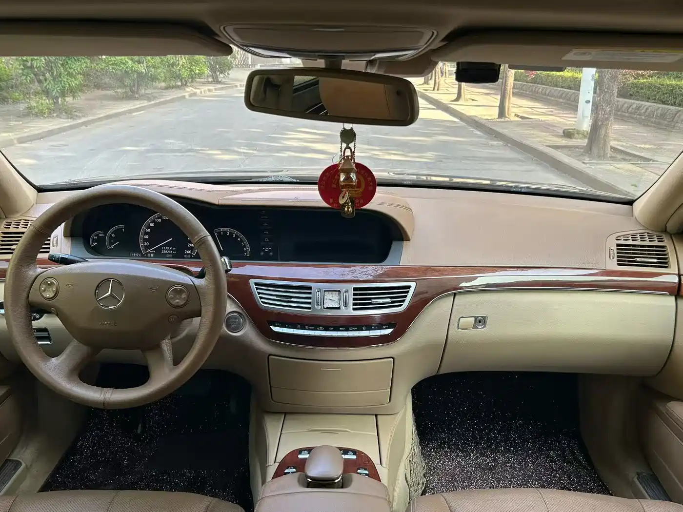 Mercedes-Benz S-Class фото 6