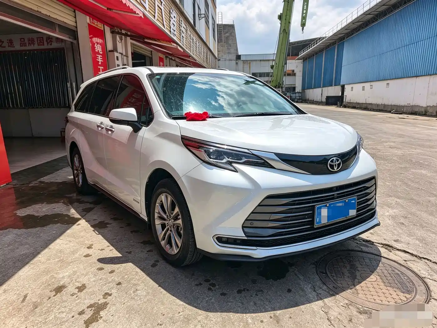 Toyota Sienna 2025 2024 2.5L Hybrid 4WD Premium Edition