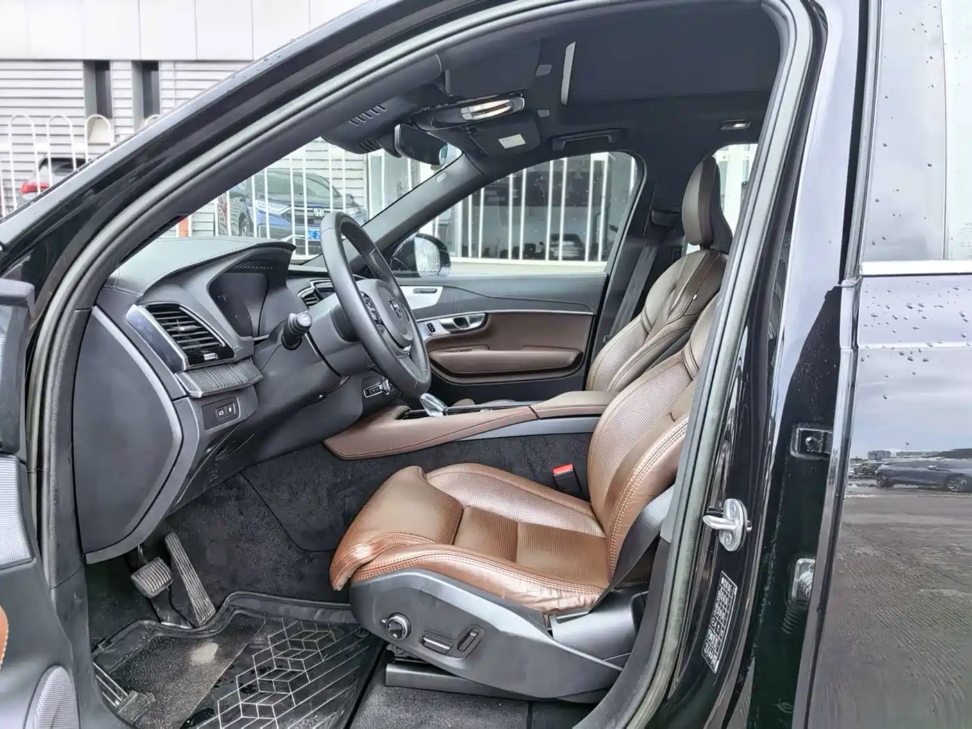 Volvo XC90 Plug-in Hybrid 2023 2023 T8 RECHARGE Intelligent Premium Luxury Edition 7-seater