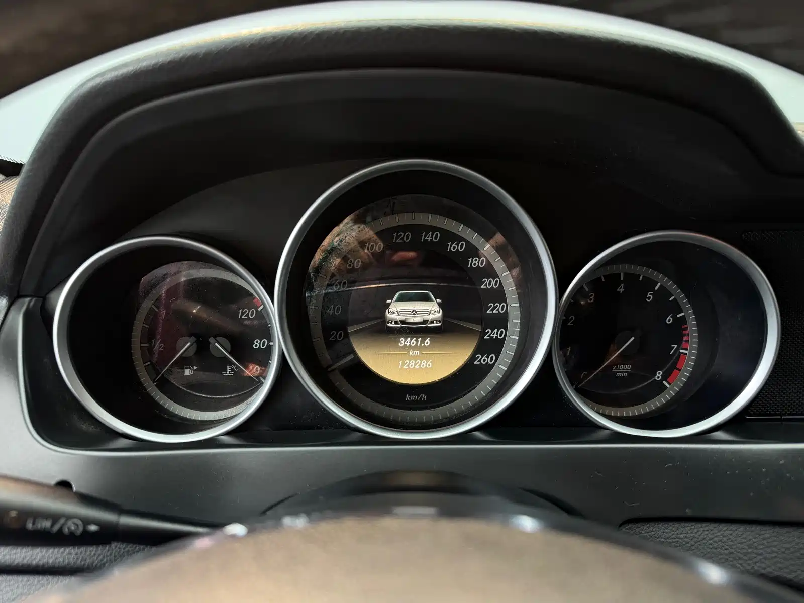 صورة 2 - Mercedes-Benz C-Class