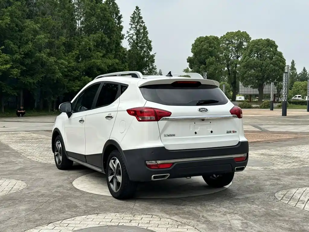 JAC Motors Refine S3 2017 2017 1.6L CVT Luxury Smart