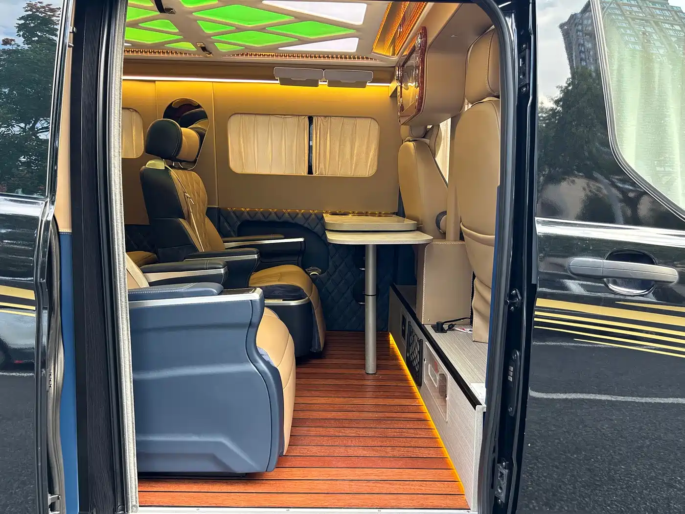 Ford Transit 2023 2022 2.0T Gasoline Automatic Multi-purpose Commercial Vehicle Medium Wheelbase Low Roof Dual-opening Tailgate China VI