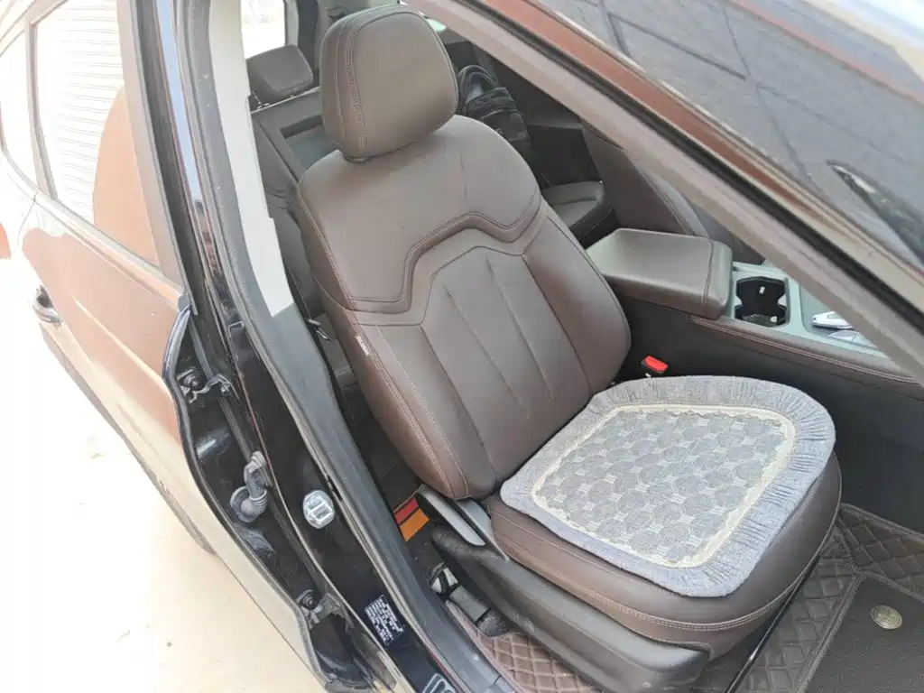 Jetour X90 PLUS 2023 2023 Facelift 1.6TD DCT Villa 7-seater
