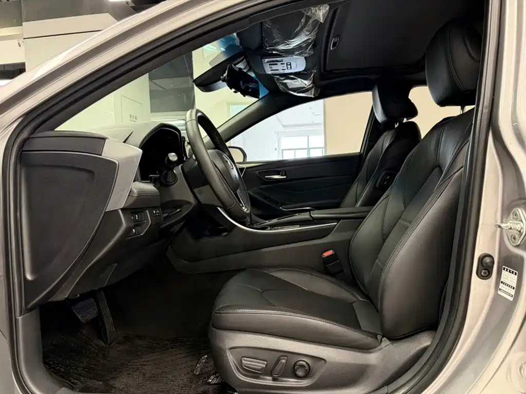 Photo 12 - Toyota Avalon