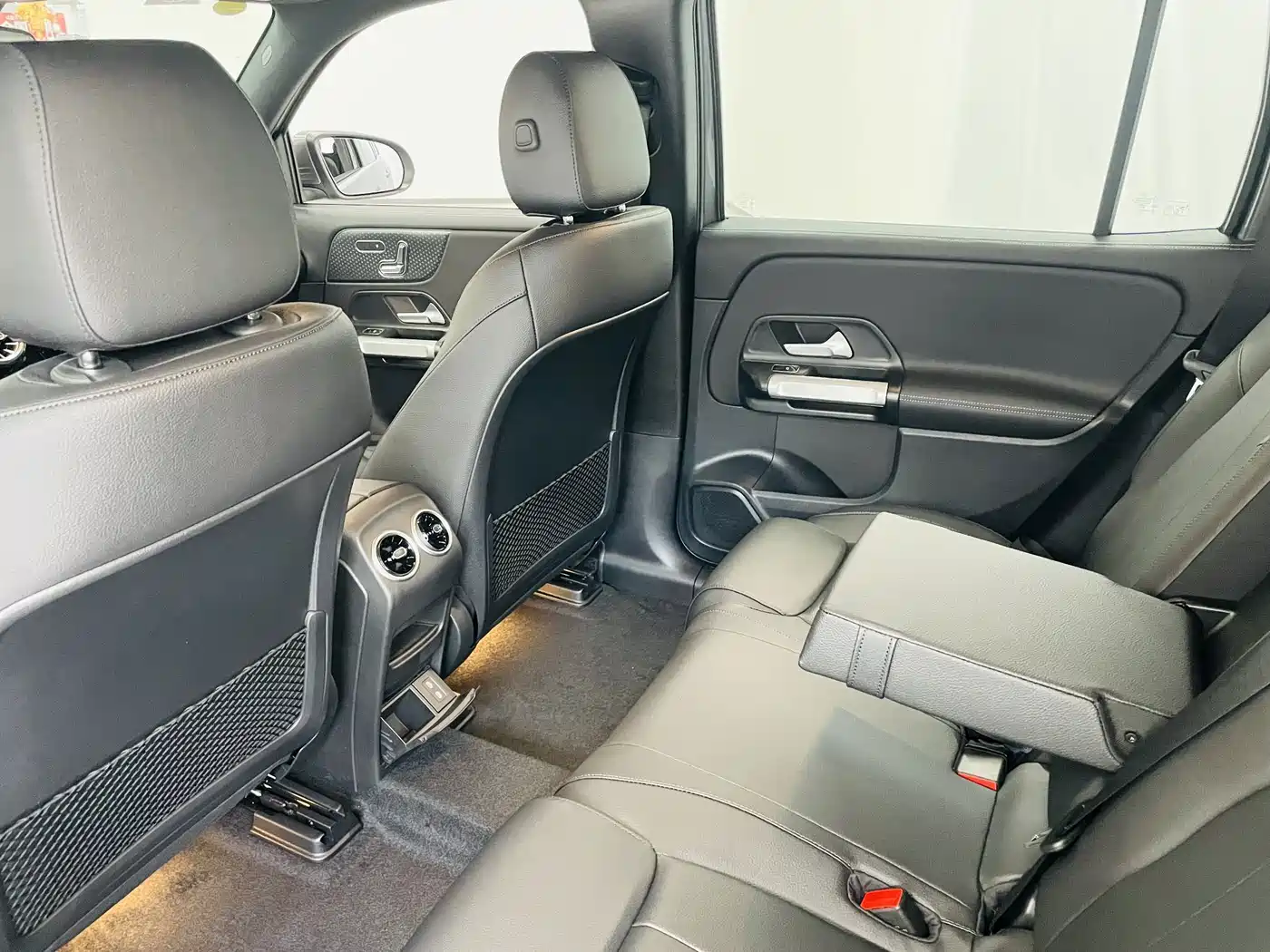Mercedes-Benz EQB 2025 2025 EQB 260
