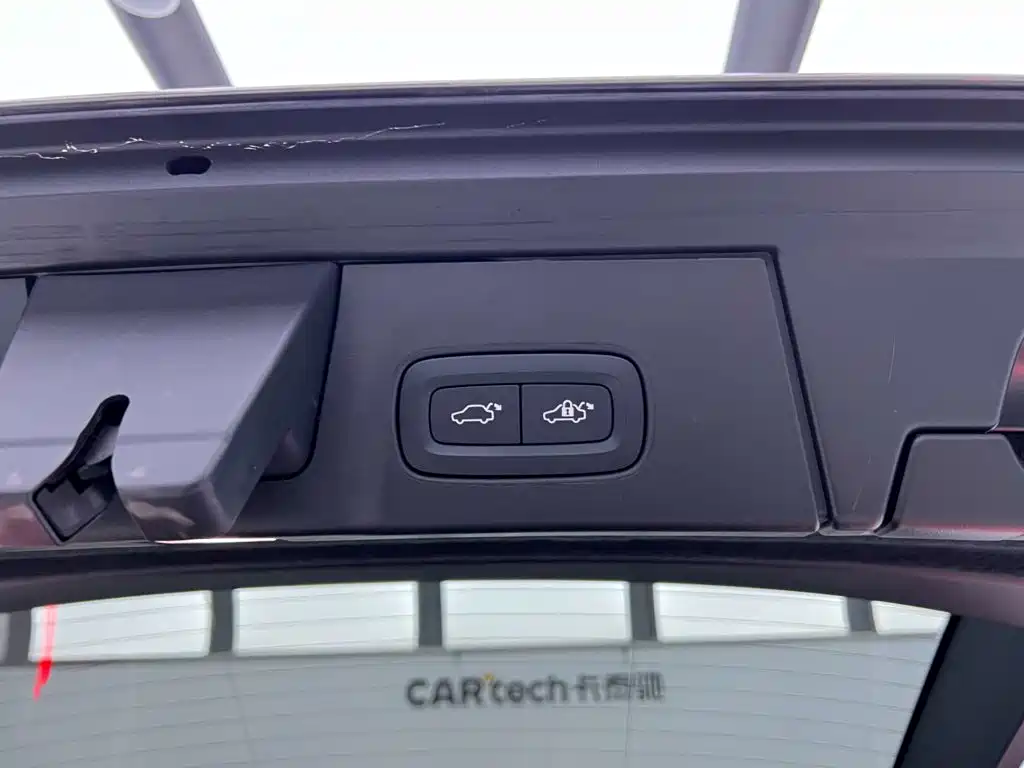 Фото 27 - Volvo V90