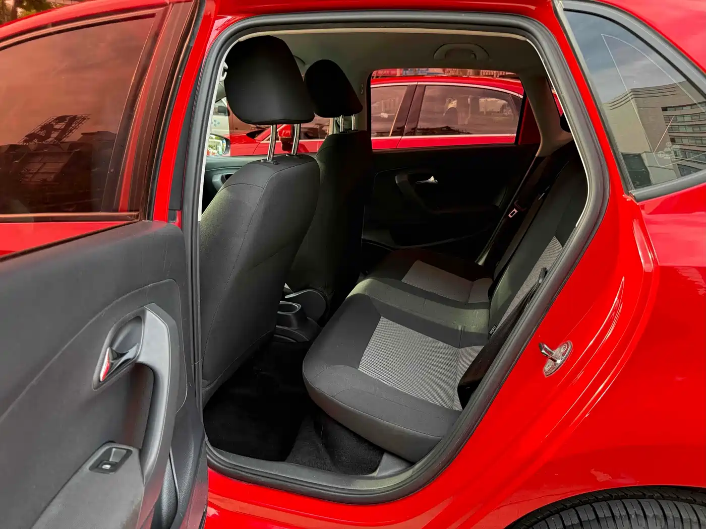 صورة 7 - Volkswagen Polo
