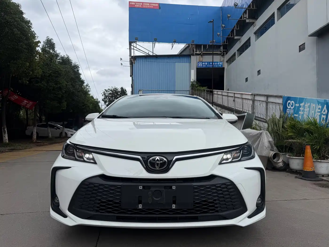 Photo 2 - Toyota Corolla
