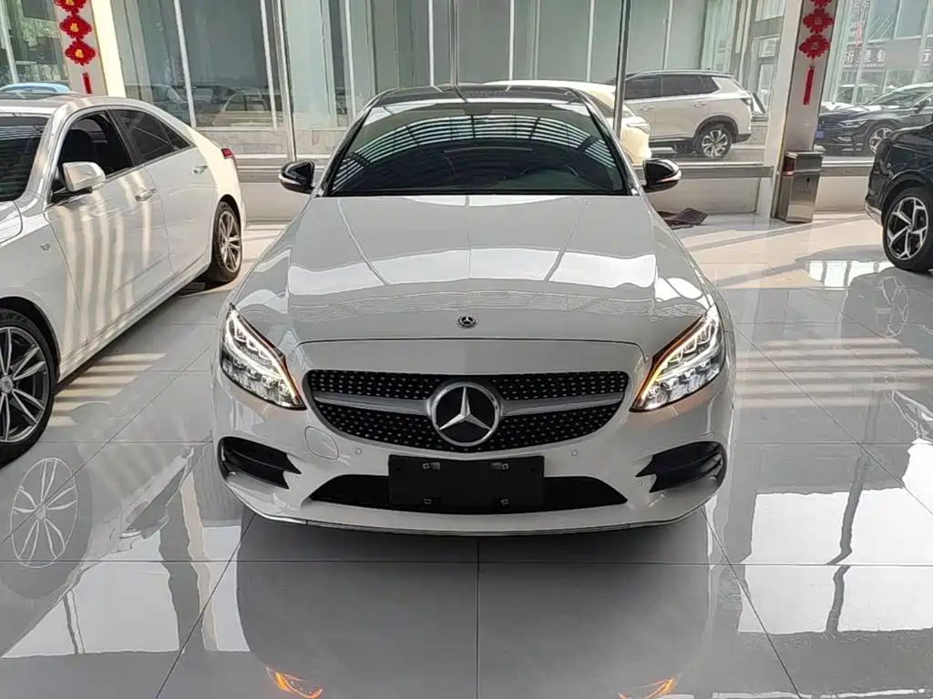 Photo 3 - Mercedes-Benz C-Class
