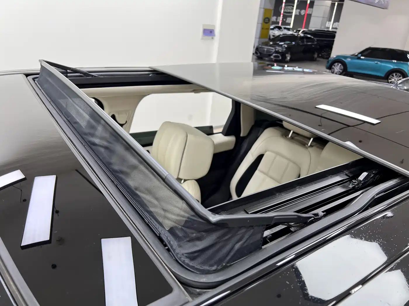 Фото 39 - Land Rover Range Rover Sport