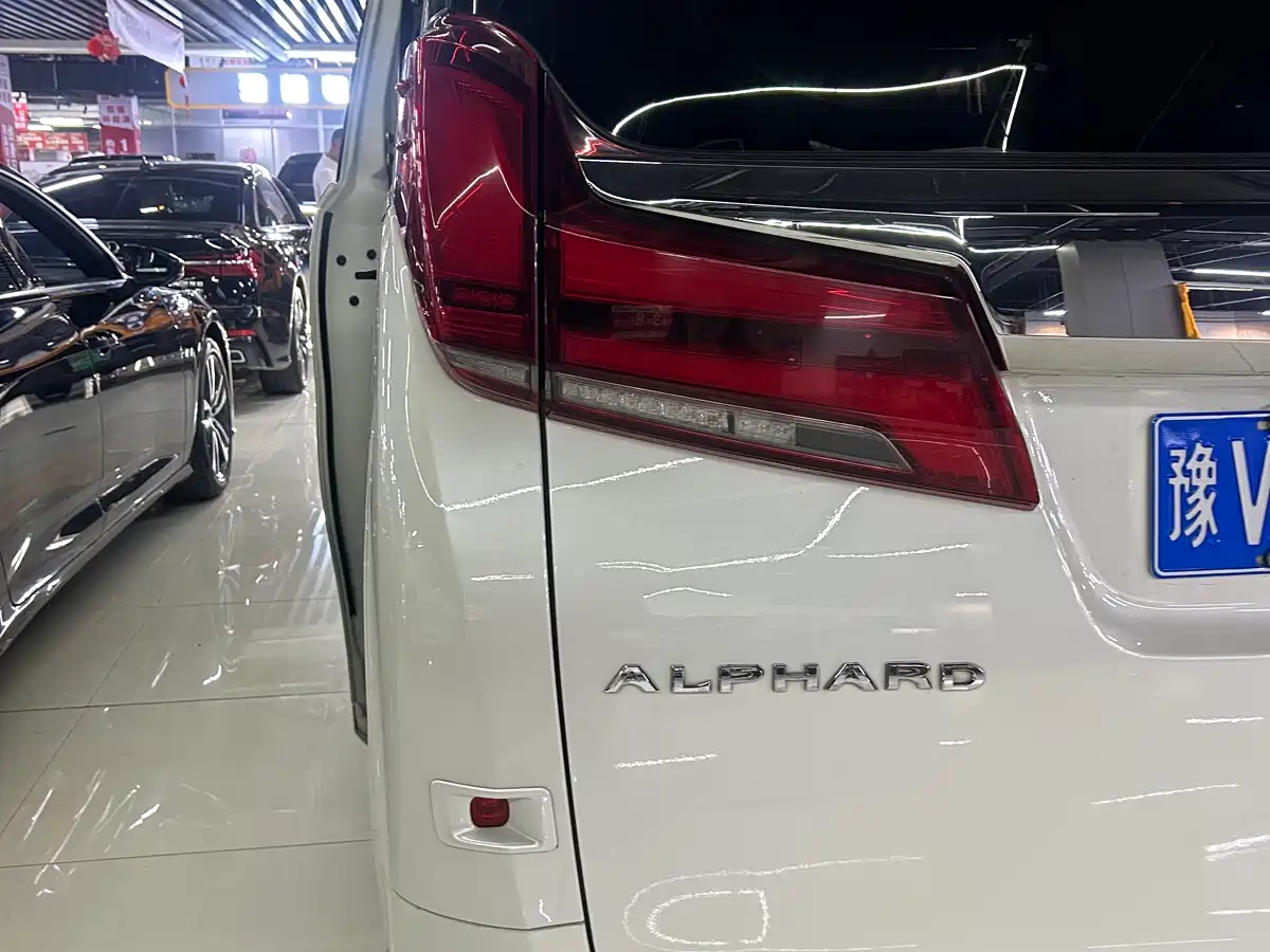 Toyota Alphard 2018 Facelift 3.5L Luxury Edition фото 22