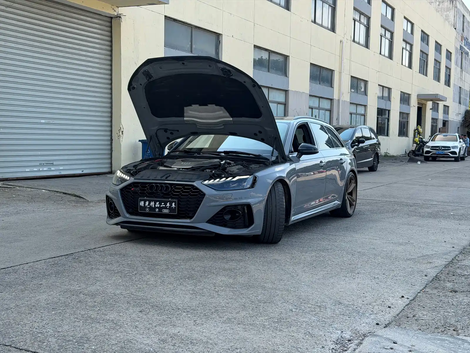 Photo 1 - Audi RS 4