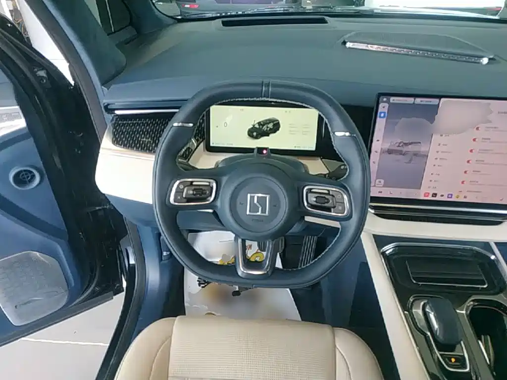 ZEEKR 009 2025 2024 6-seat Executive AWD 108kWh