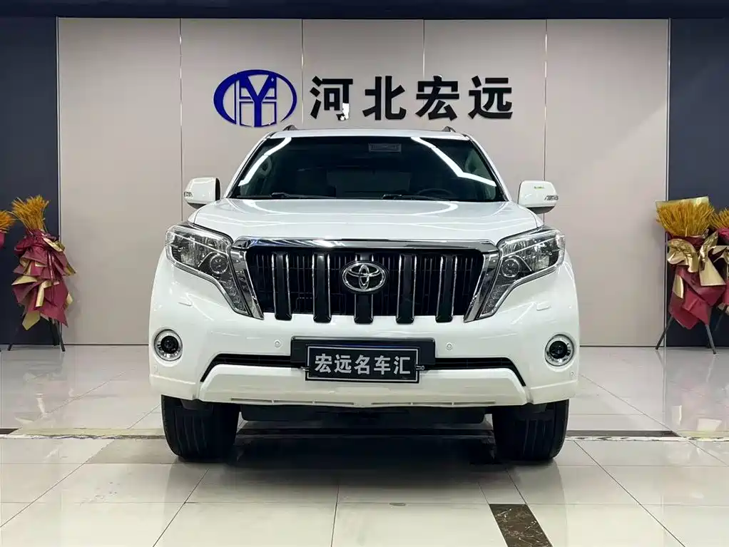 Toyota Prado 2014 4.0L Automatic TX-L фото 2