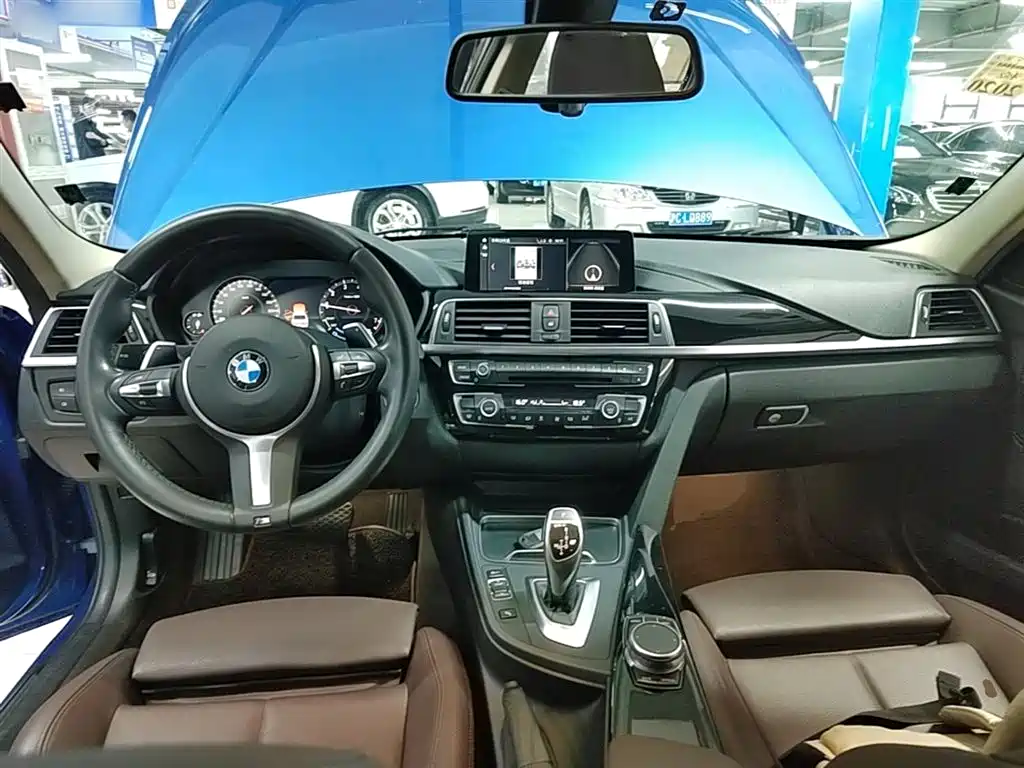 BMW 3 Series 2018 320Li Leading M Sport Package фото 10