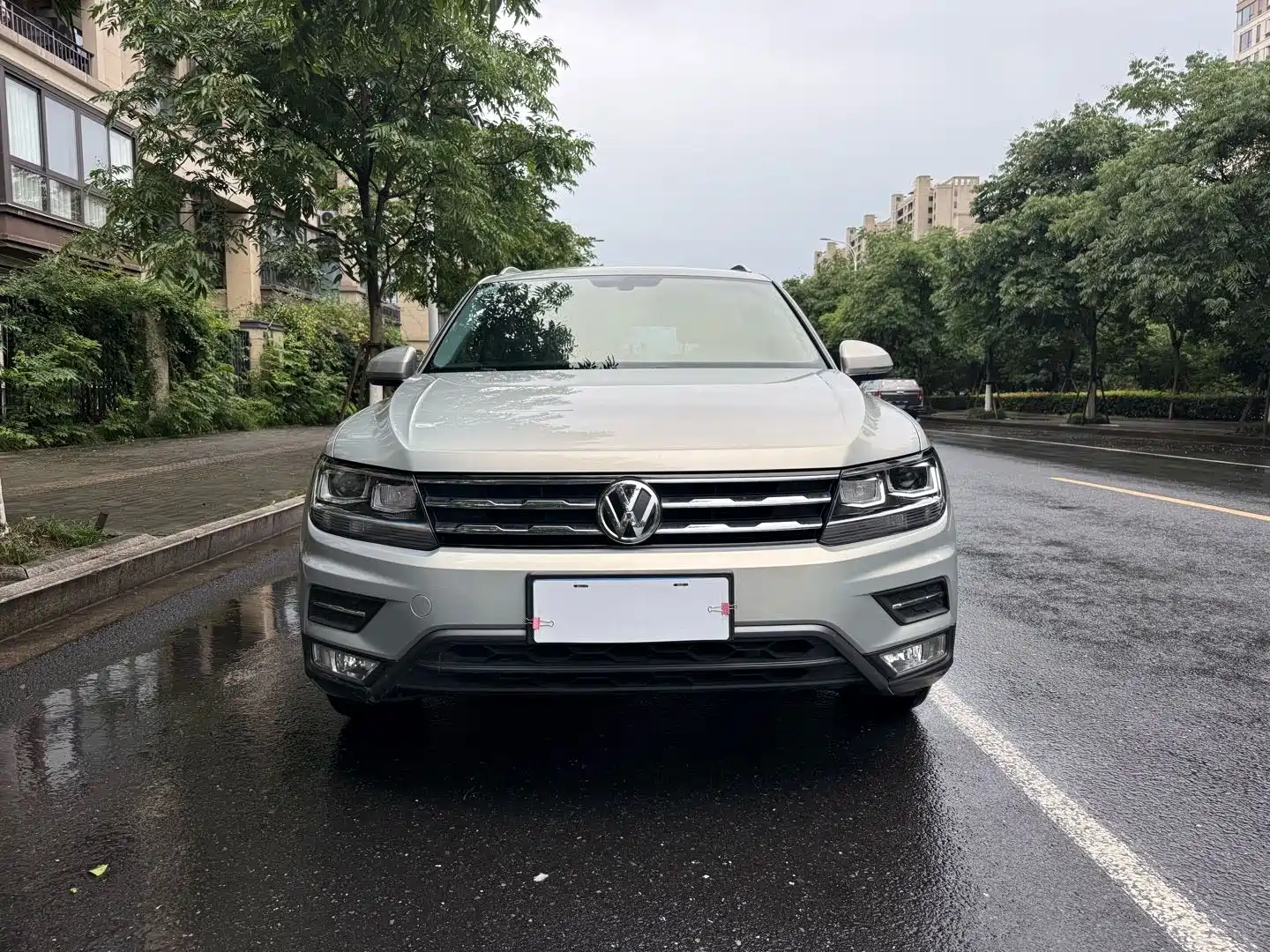 صورة 2 - Volkswagen Tiguan L