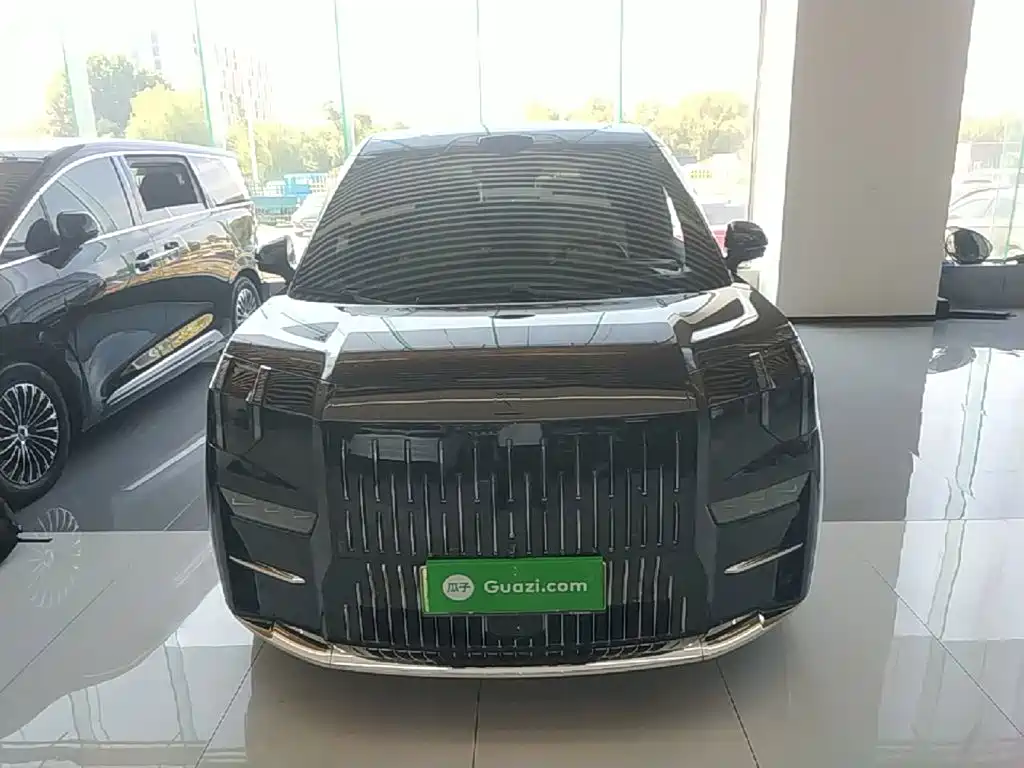 ZEEKR 009 2025 2024 6-seat Executive AWD 108kWh
