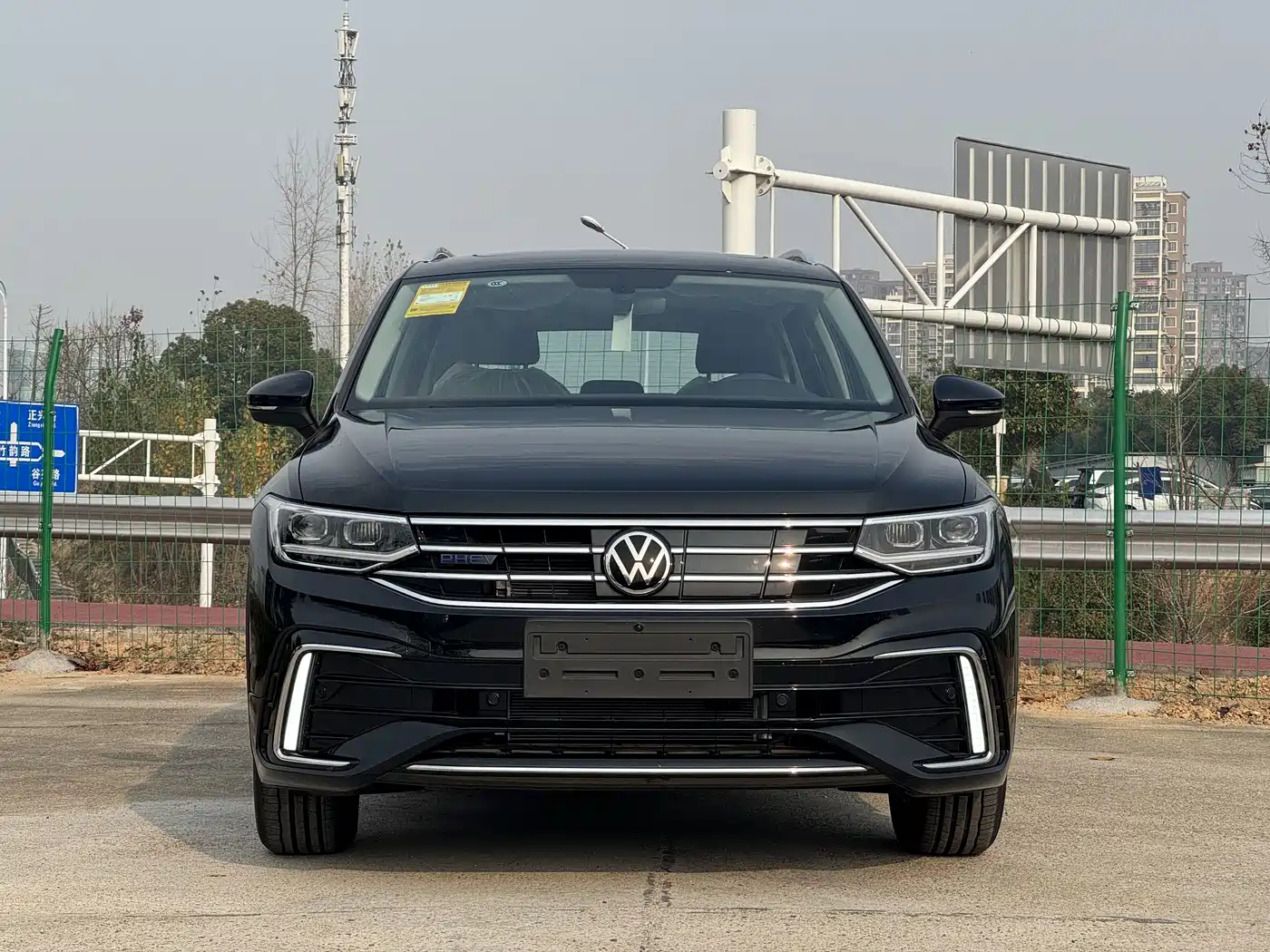 Volkswagen Tiguan L PHEV 2023 430PHEV Plug-in Hybrid Premium фото 2