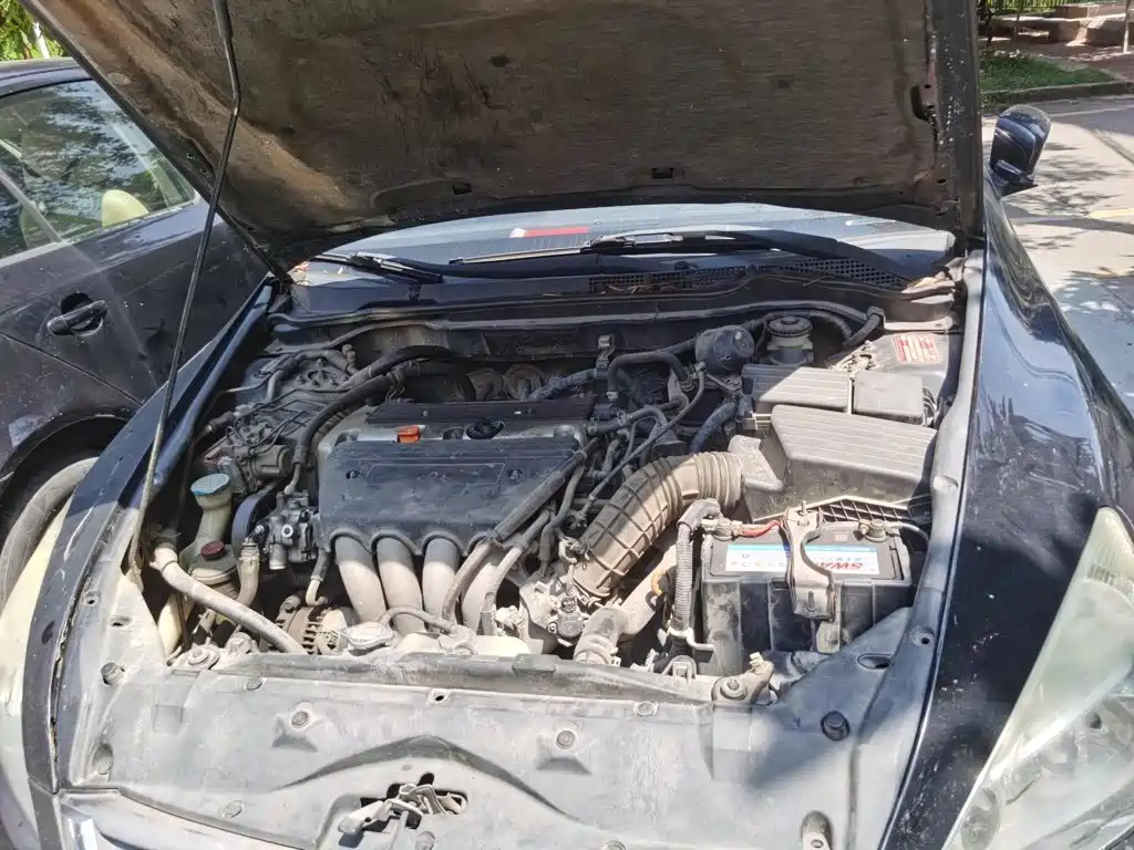 Honda Accord 2004 2004 2.0L