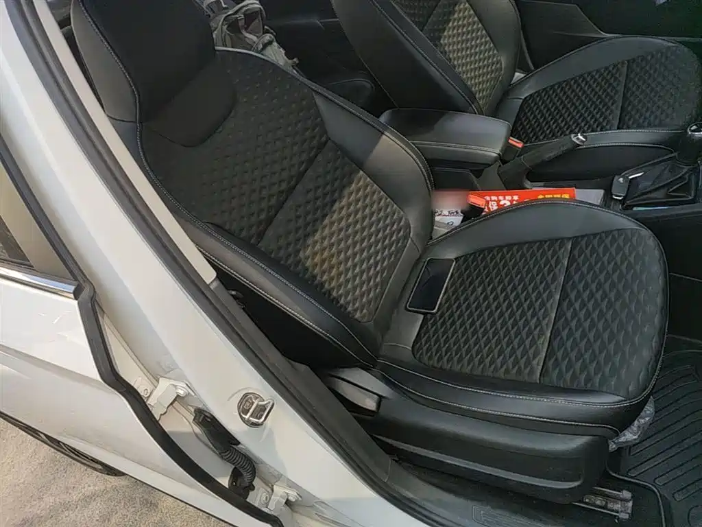 Škoda Kamiq 2020 Model 1.5L Automatic Comfort фото 25