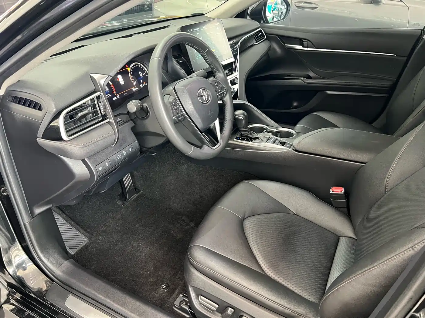 Toyota Camry 2021 2.5G Luxury Edition фото 15